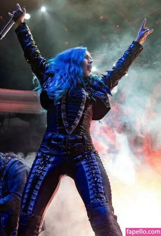 WomenMetal Onlyfans Photo Gallery 