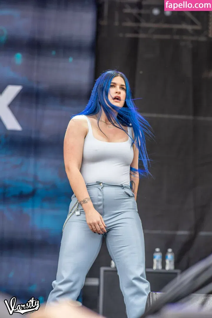 WomenMetal Onlyfans Photo Gallery 