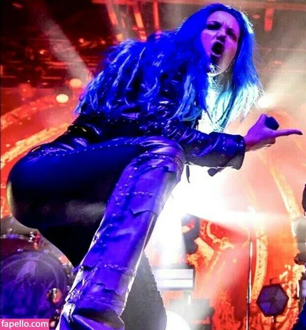 WomenMetal Onlyfans Photo Gallery 