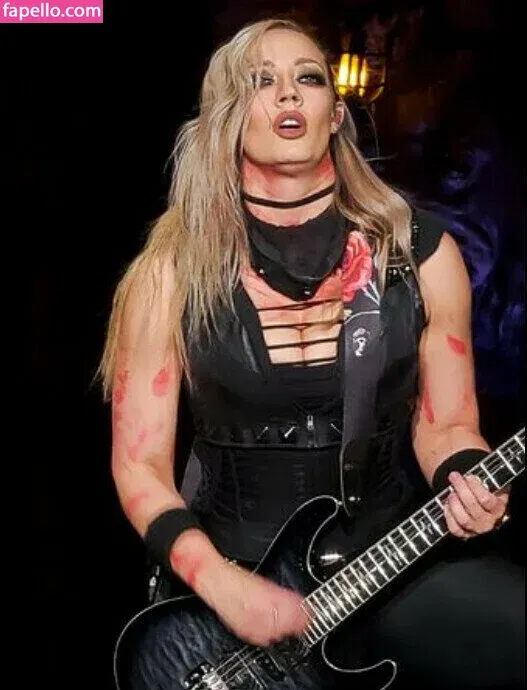 WomenMetal Onlyfans Photo Gallery 