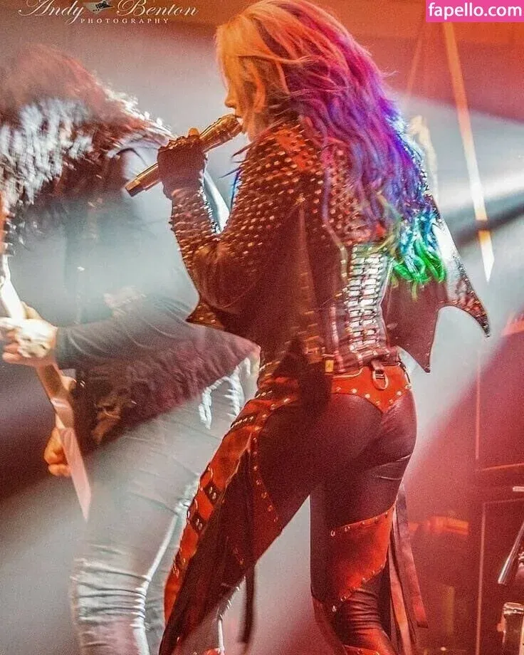WomenMetal Onlyfans Photo Gallery 