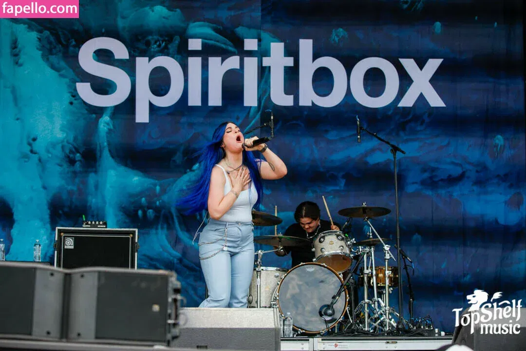 WomenMetal Onlyfans Photo Gallery 