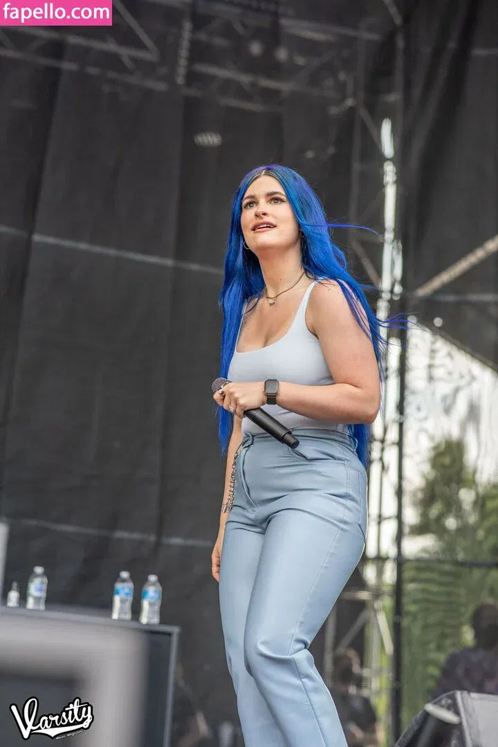 WomenMetal Onlyfans Photo Gallery 