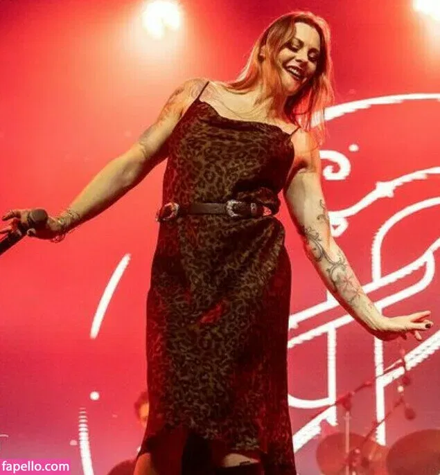 WomenMetal Onlyfans Photo Gallery 