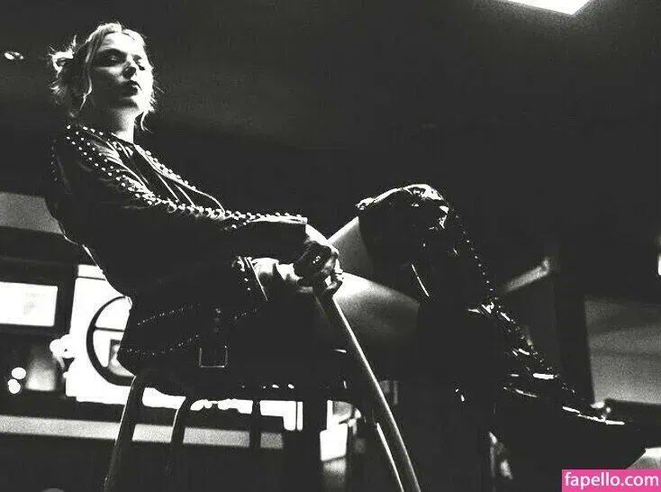 WomenMetal Onlyfans Photo Gallery 