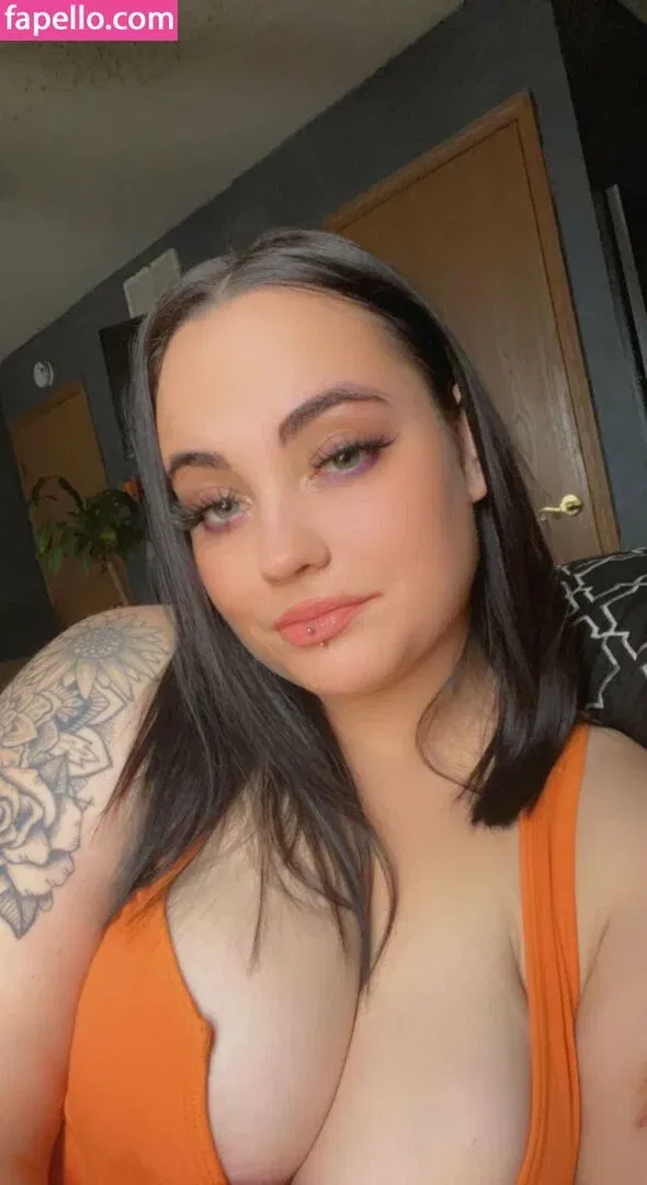 HornyThickKitten Onlyfans Photo Gallery 