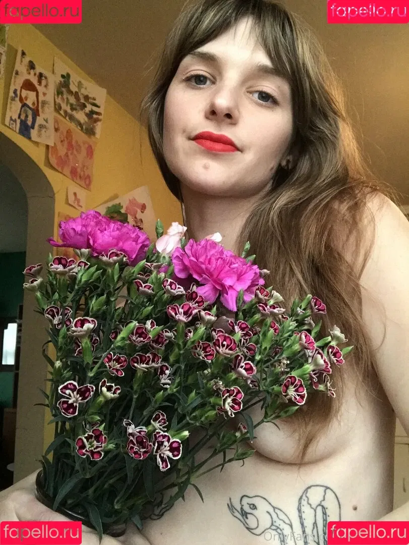 parisbush Onlyfans Photo Gallery 