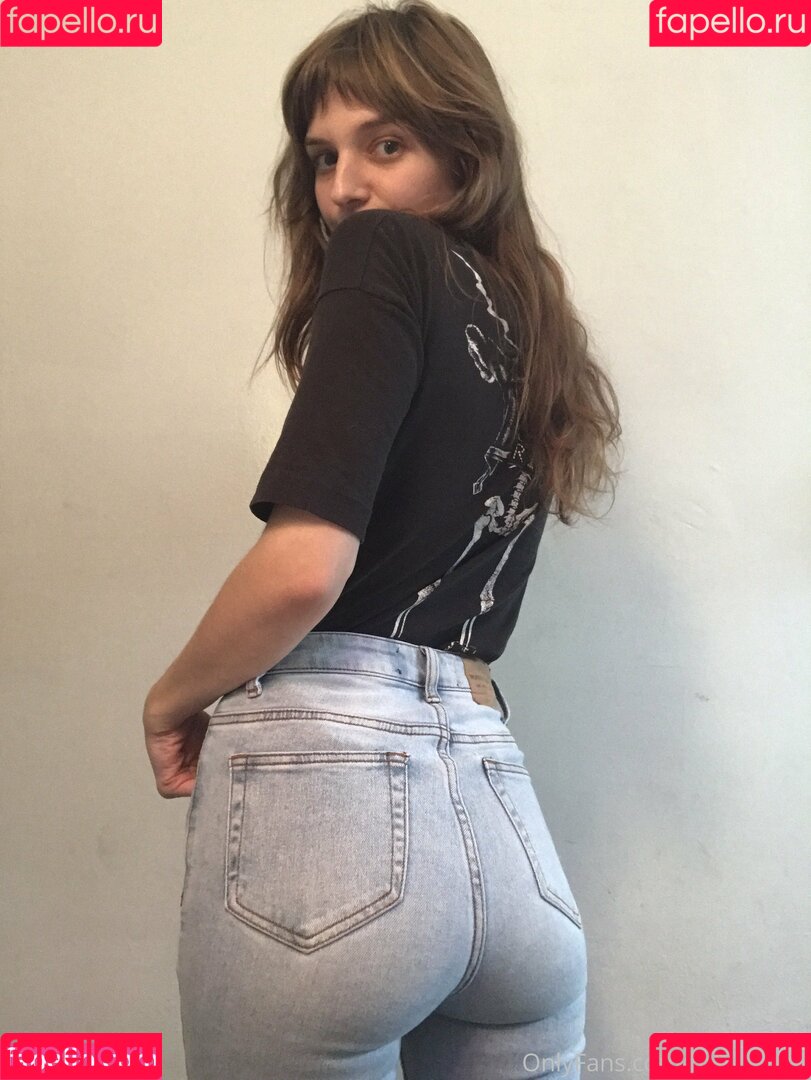 parisbush Onlyfans Photo Gallery 