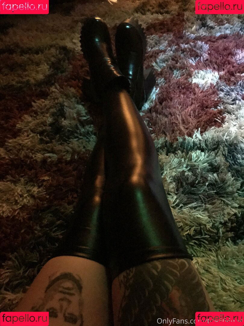 parisbush Onlyfans Photo Gallery 