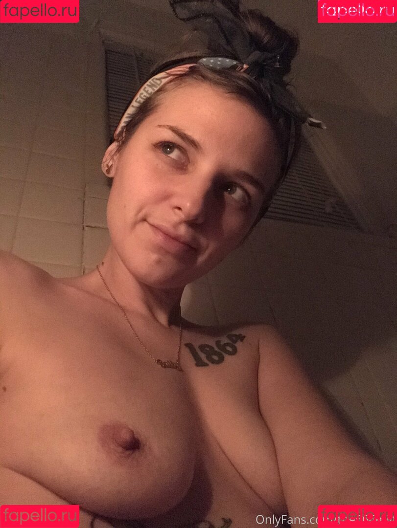 parisbush Onlyfans Photo Gallery 