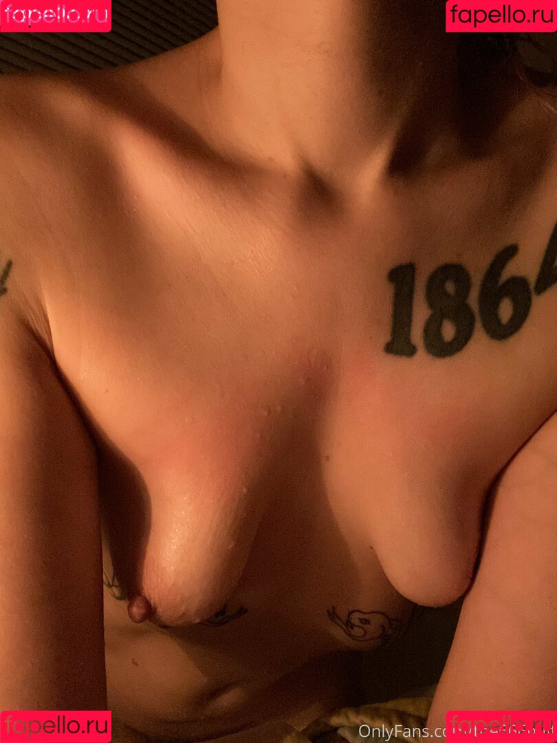 parisbush Onlyfans Photo Gallery 