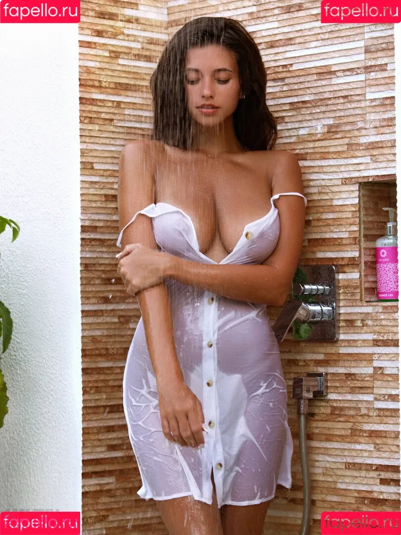 MAVRIN Magazine Onlyfans Photo Gallery 