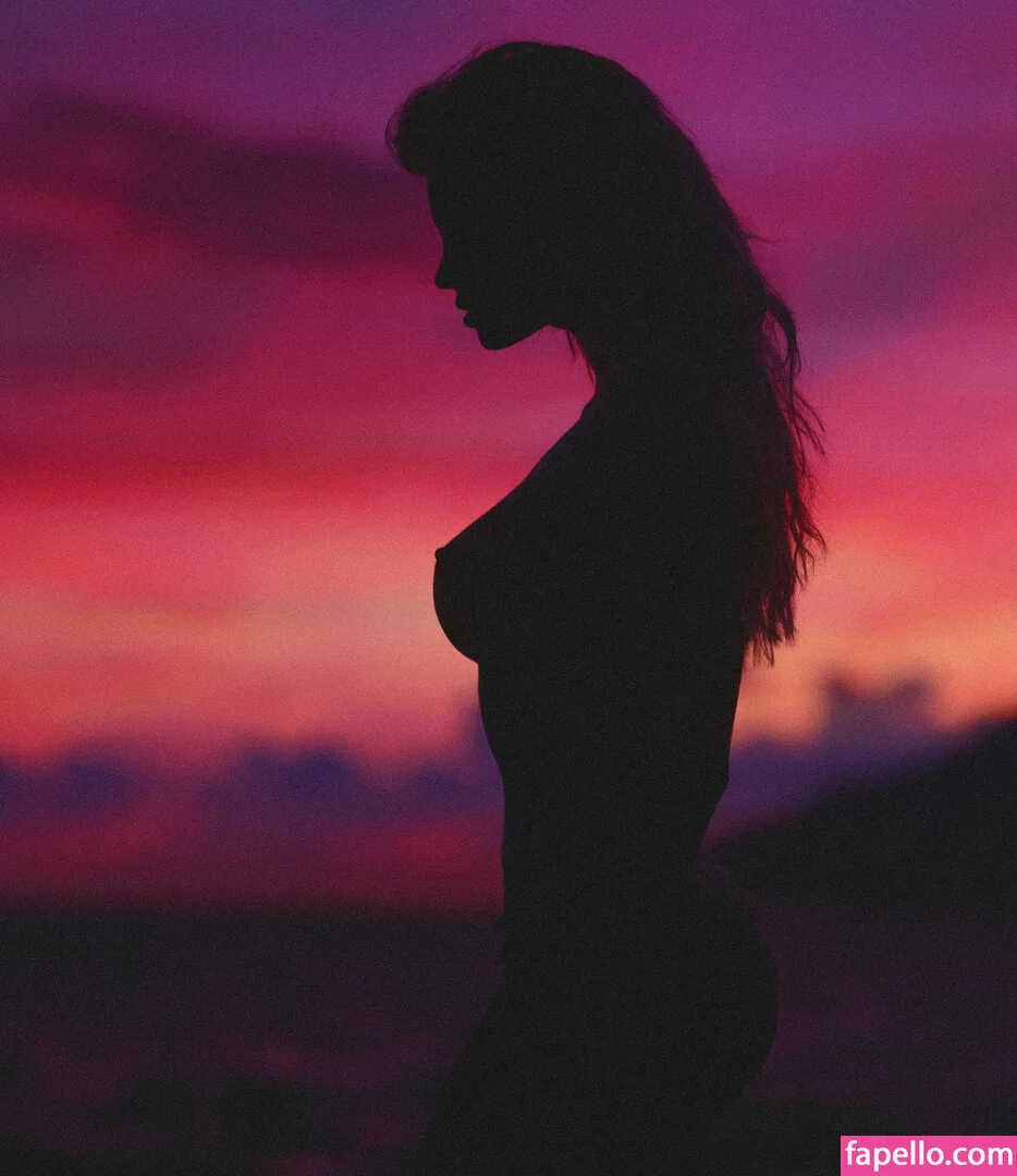 MAVRIN Magazine Onlyfans Photo Gallery 