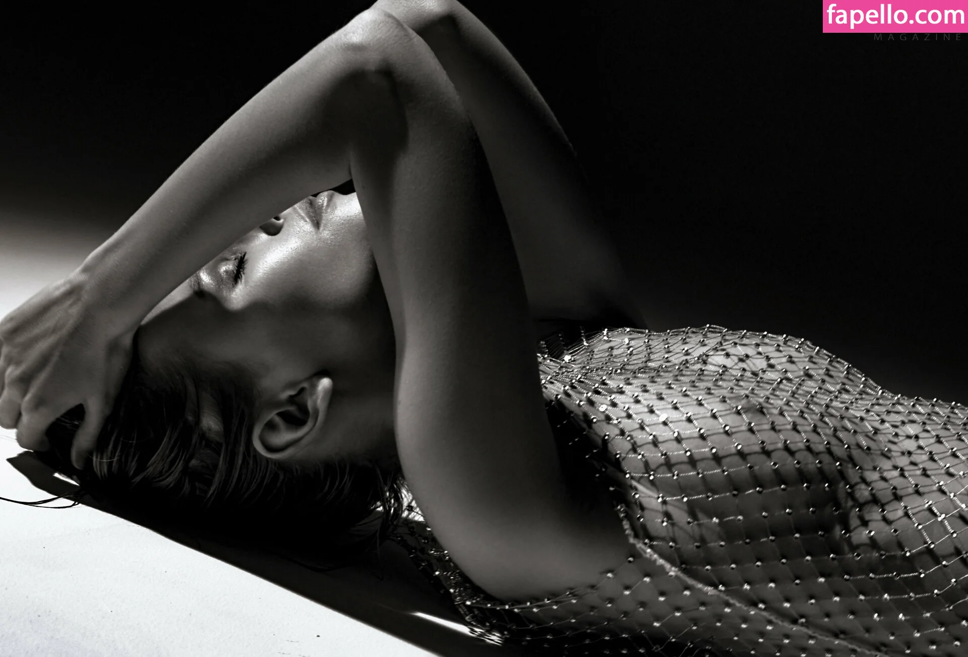 MAVRIN Magazine Onlyfans Photo Gallery 