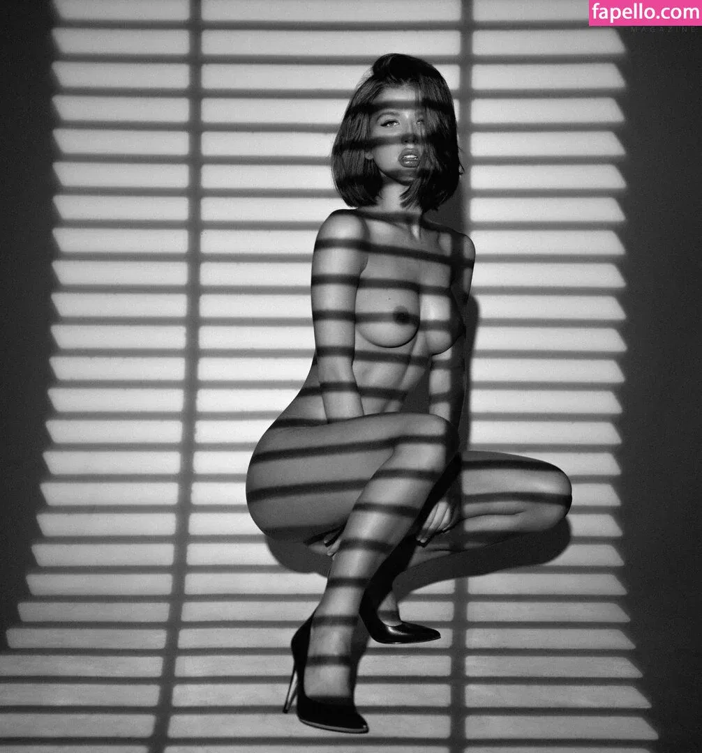 MAVRIN Magazine Onlyfans Photo Gallery 