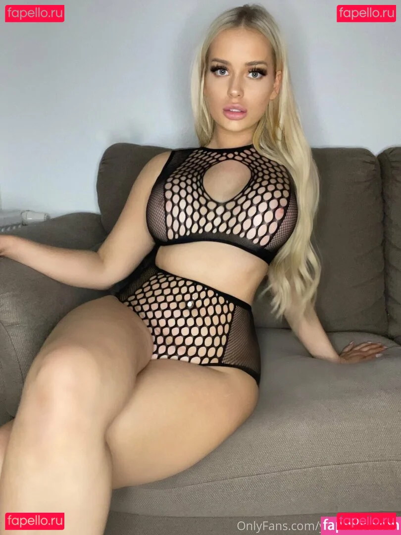 youngcharleyy Onlyfans Photo Gallery 