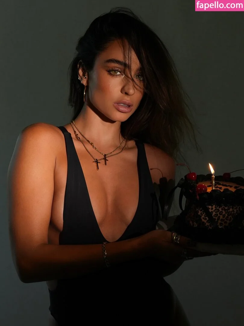 Sommer Ray Onlyfans Photo Gallery 