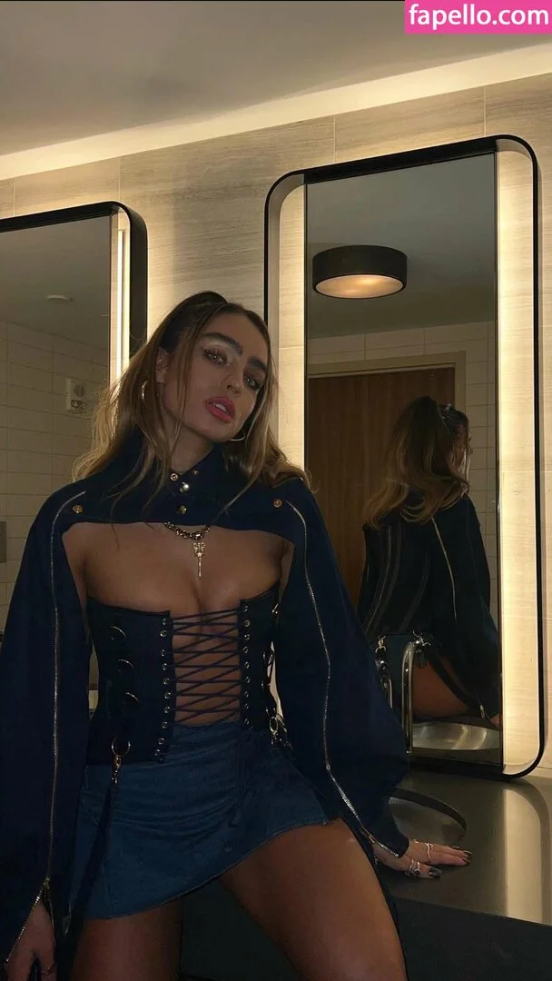 Sommer Ray Onlyfans Photo Gallery 