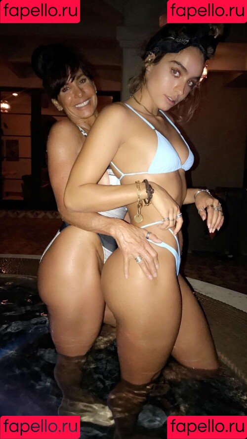 Sommer Ray Onlyfans Photo Gallery 