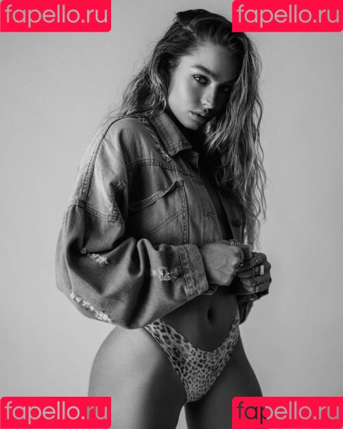 Sommer Ray Onlyfans Photo Gallery 
