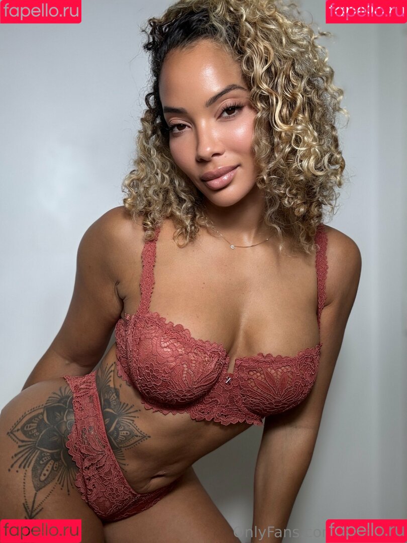 estelb75 Onlyfans Photo Gallery 