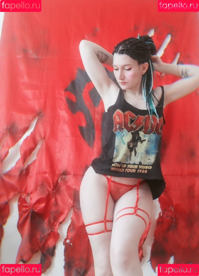 Olya_Holmes Onlyfans Photo Gallery 