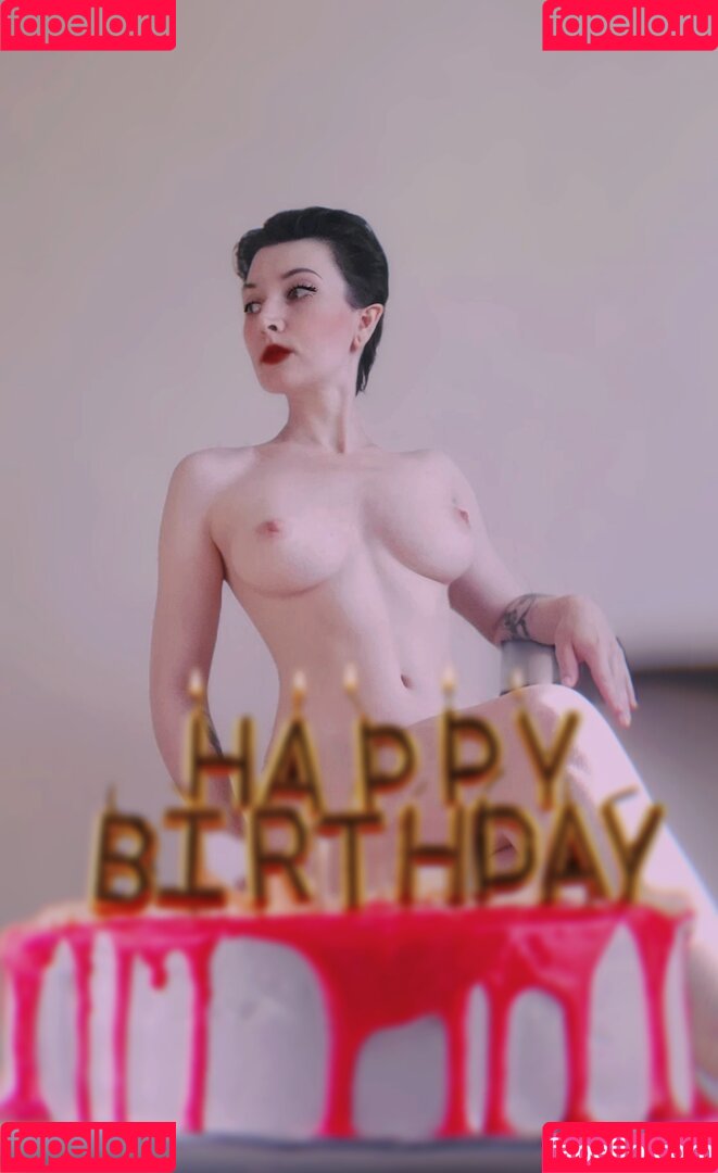 Olya_Holmes Onlyfans Photo Gallery 