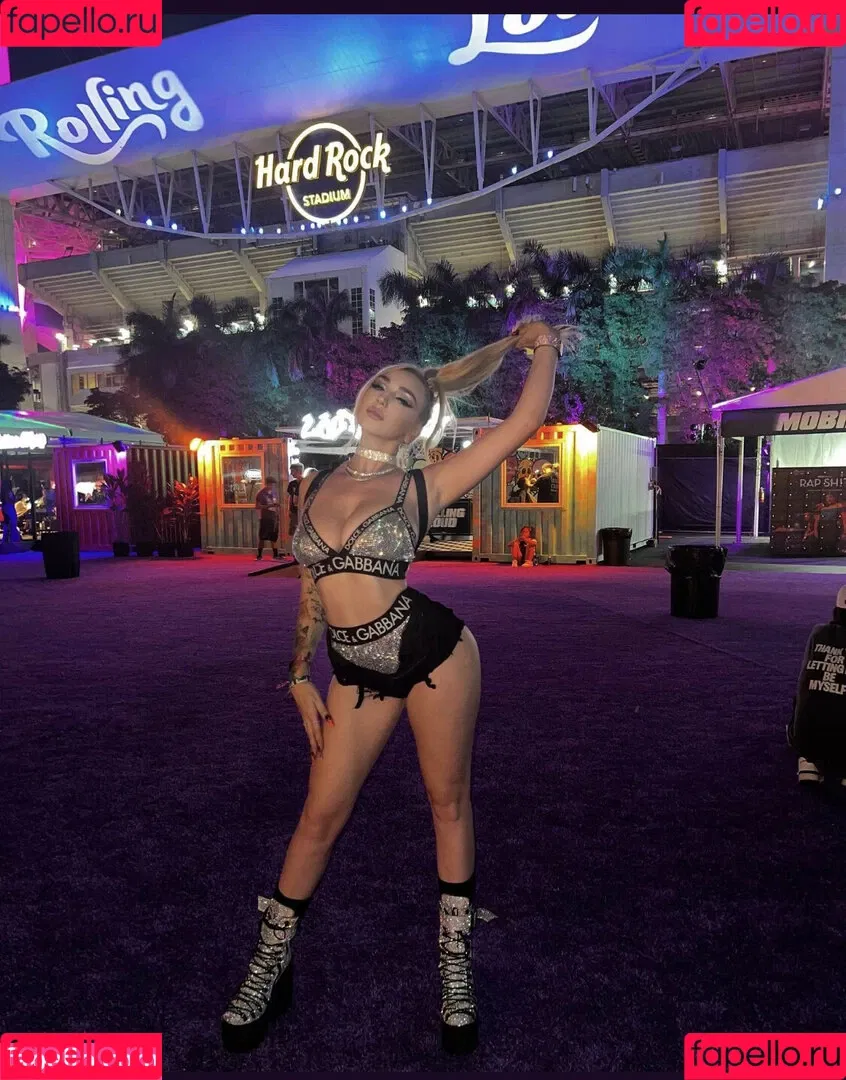 Kendra Sunderland Onlyfans Photo Gallery 