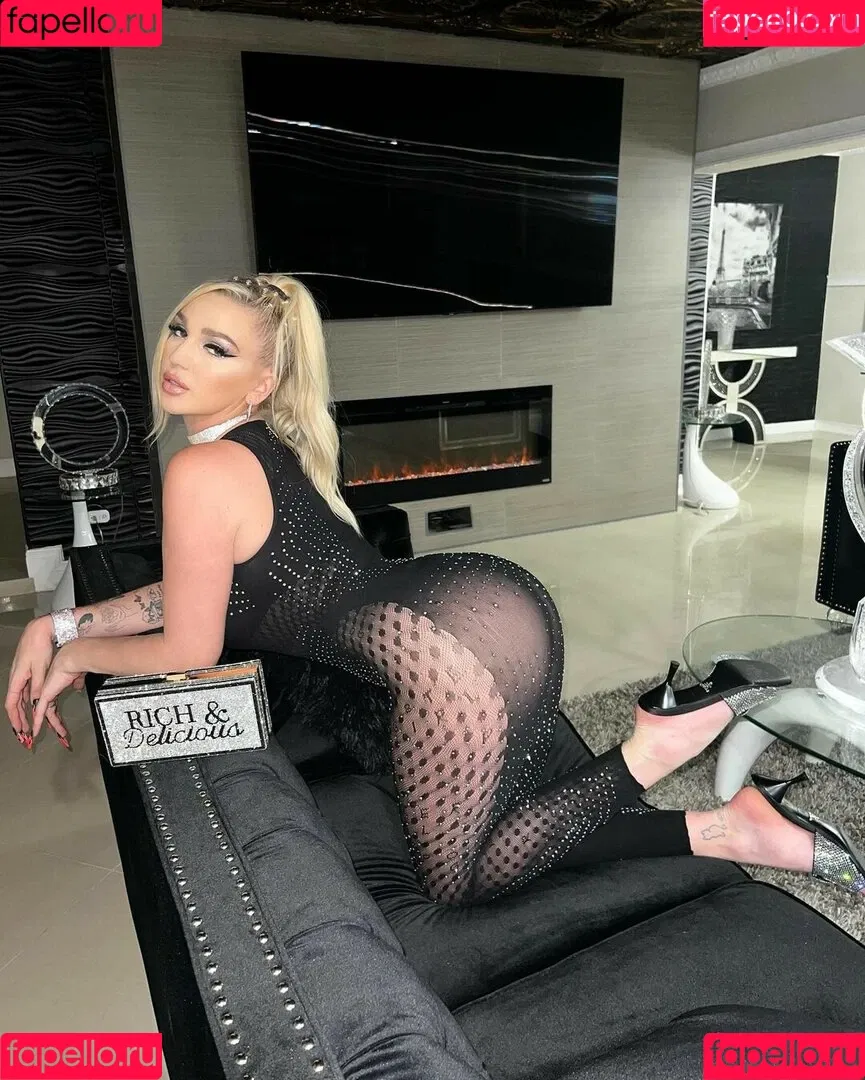 Kendra Sunderland Onlyfans Photo Gallery 