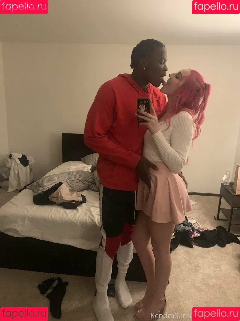 Kendra Sunderland Onlyfans Photo Gallery 