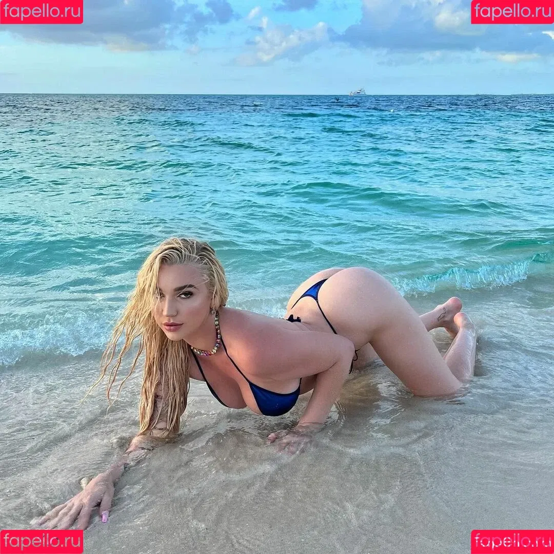 Kendra Sunderland Onlyfans Photo Gallery 