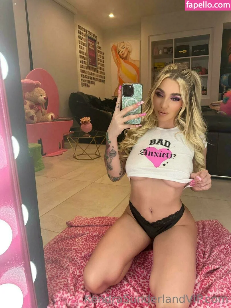 Kendra Sunderland Onlyfans Photo Gallery 