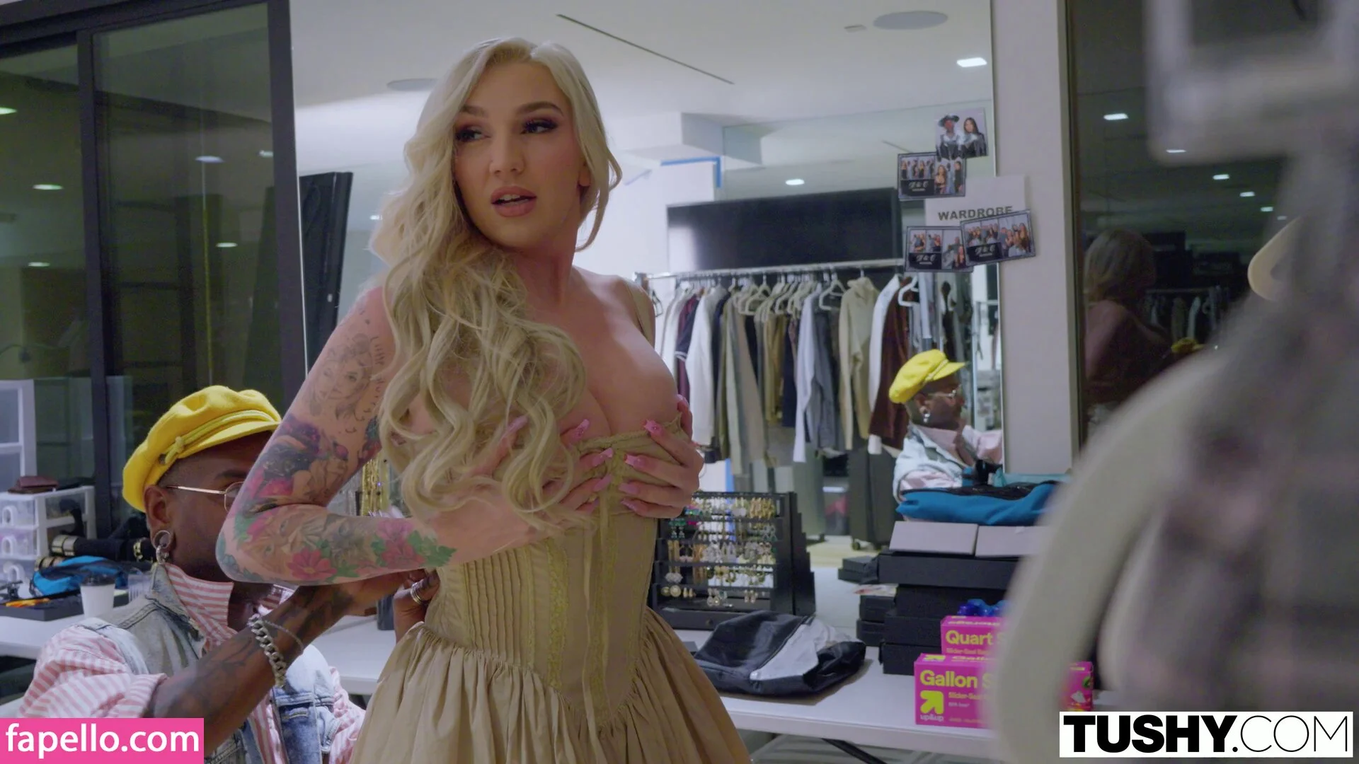 Kendra Sunderland Onlyfans Photo Gallery 