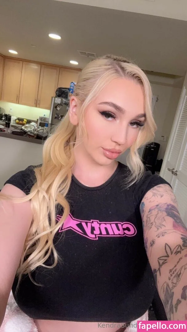 Kendra Sunderland Onlyfans Photo Gallery 