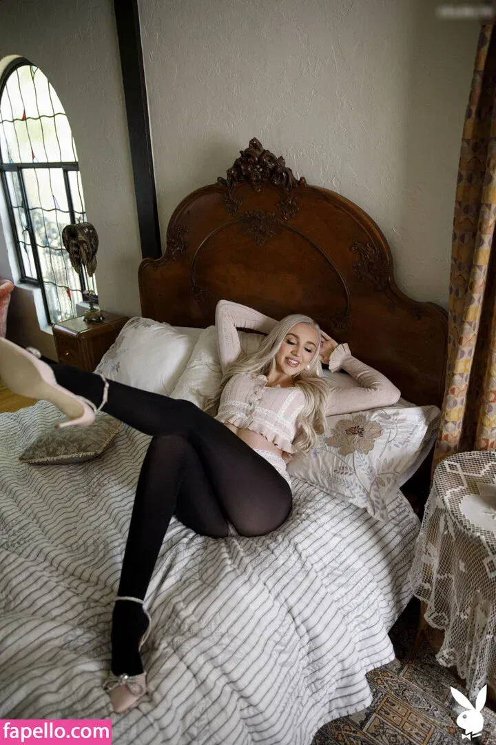 Kendra Sunderland Onlyfans Photo Gallery 