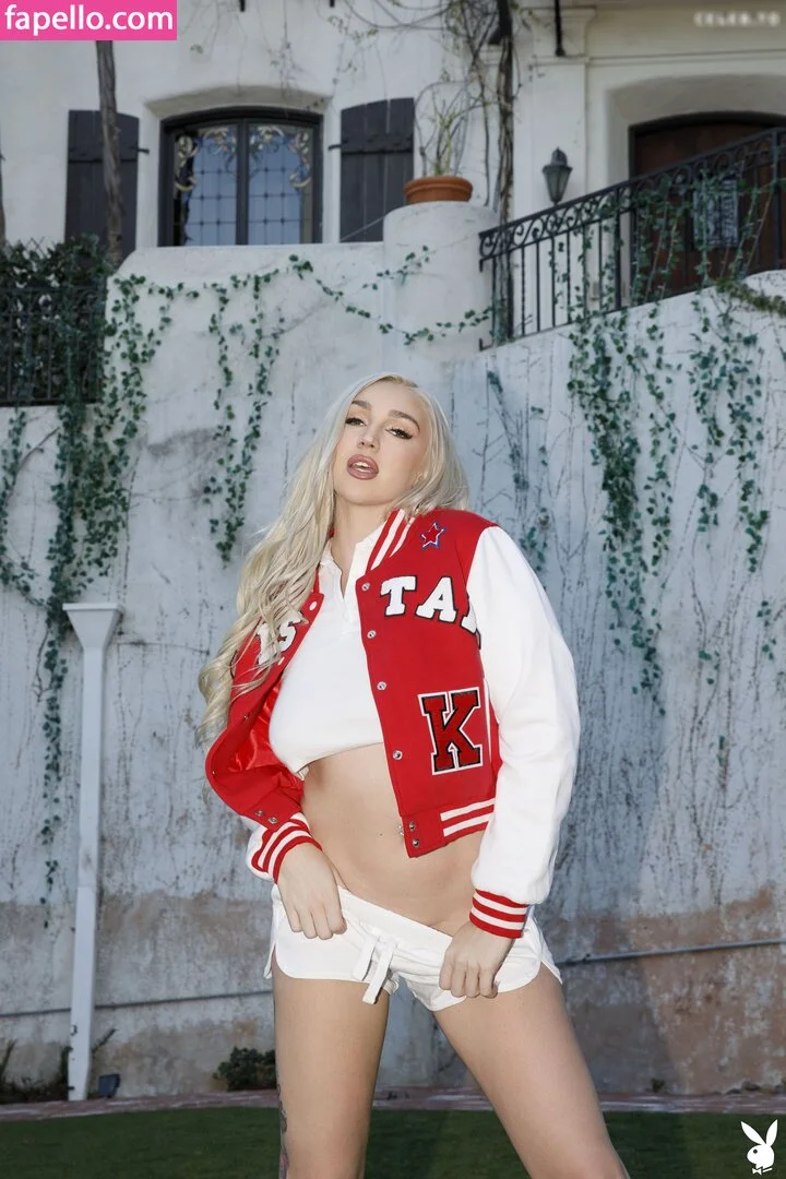 Kendra Sunderland Onlyfans Photo Gallery 