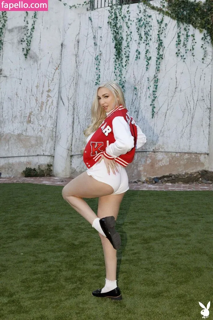 Kendra Sunderland Onlyfans Photo Gallery 