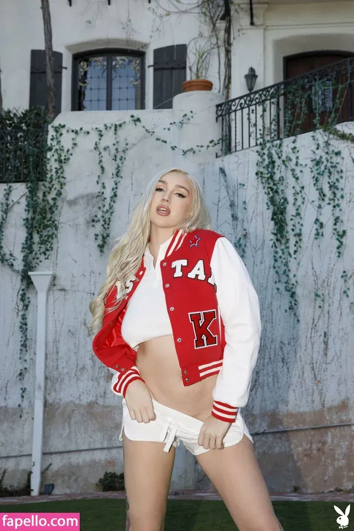 Kendra Sunderland Onlyfans Photo Gallery 