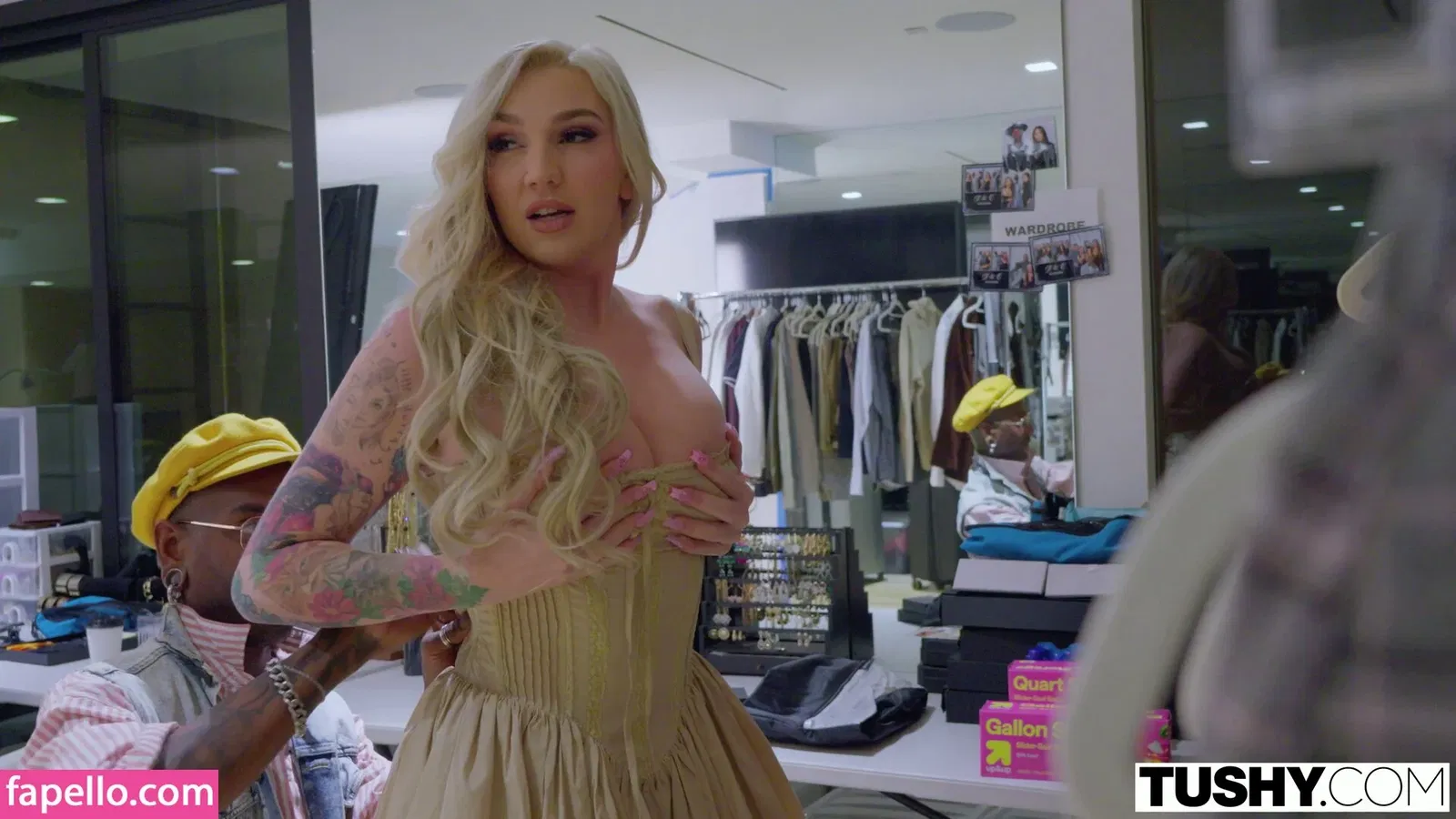 Kendra Sunderland Onlyfans Photo Gallery 