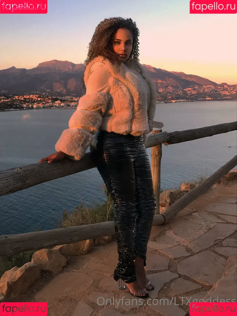 thekixxy Onlyfans Photo Gallery 