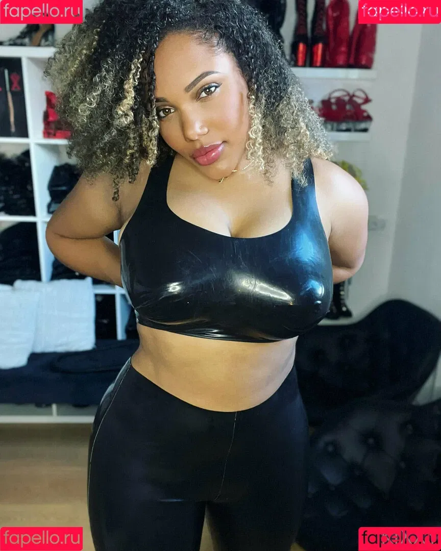 thekixxy Onlyfans Photo Gallery 