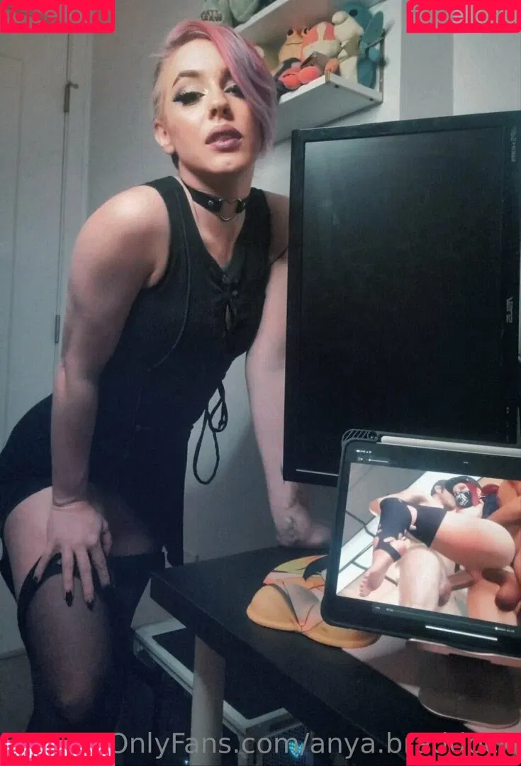 Anya Braddock Onlyfans Photo Gallery 