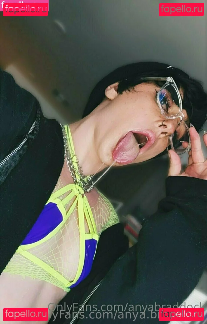 Anya Braddock Onlyfans Photo Gallery 