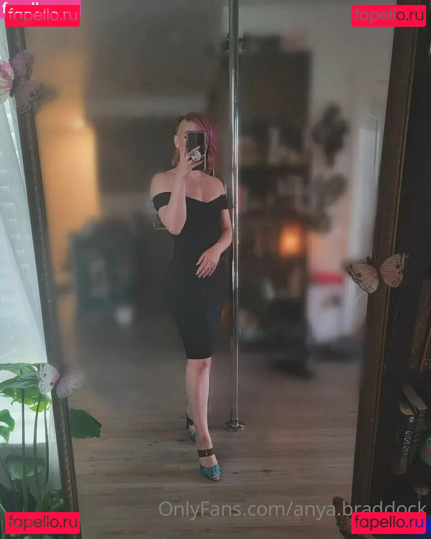 Anya Braddock Onlyfans Photo Gallery 