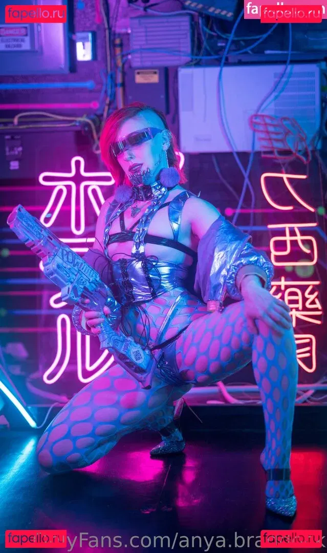 Anya Braddock Onlyfans Photo Gallery 