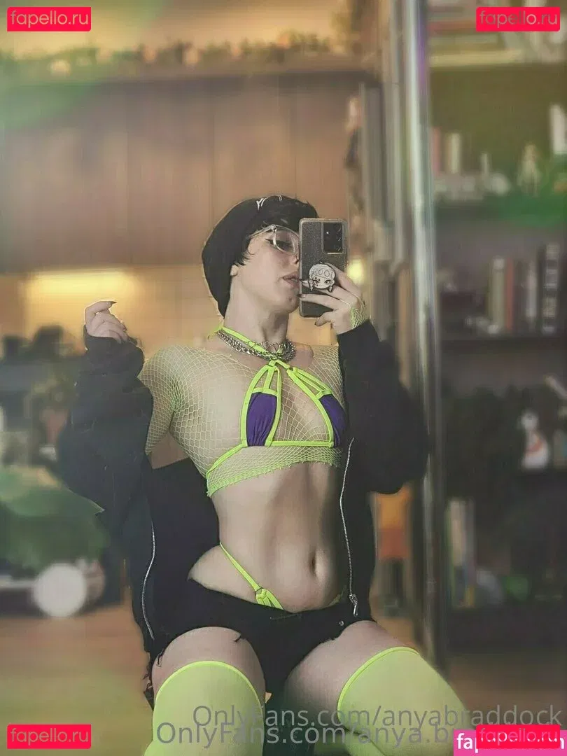 Anya Braddock Onlyfans Photo Gallery 