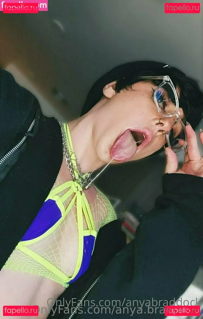 Anya Braddock Onlyfans Photo Gallery 