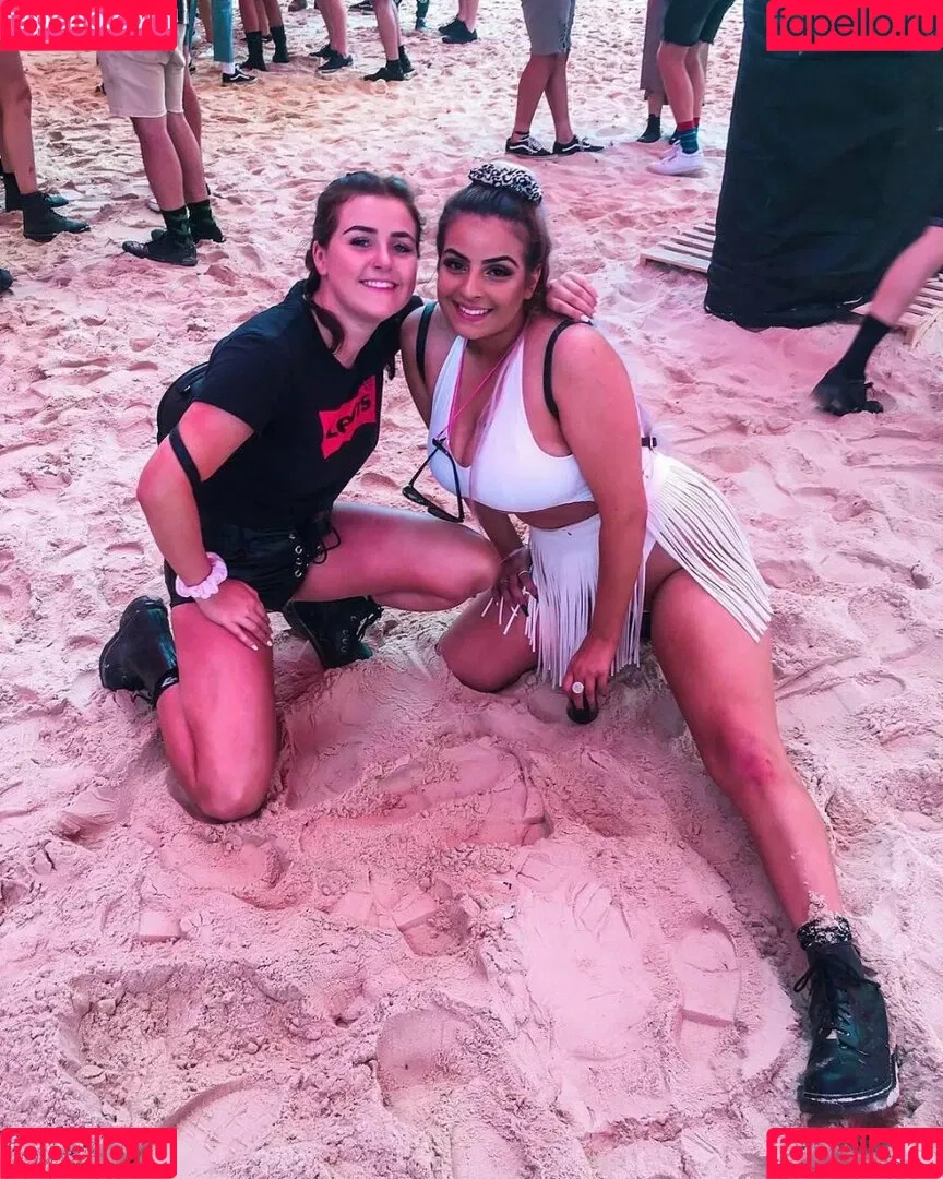 Chloe C Onlyfans Photo Gallery 