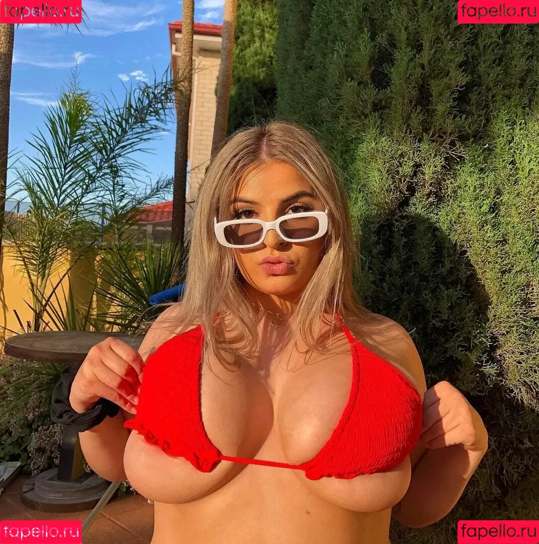 Chloe C Onlyfans Photo Gallery 