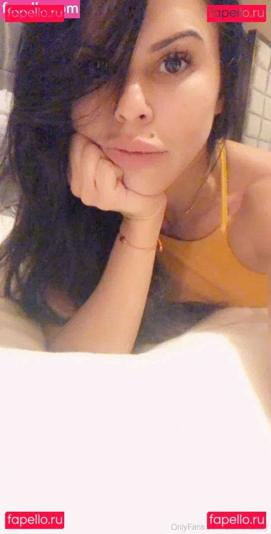 Diamond Kitty Onlyfans Photo Gallery 